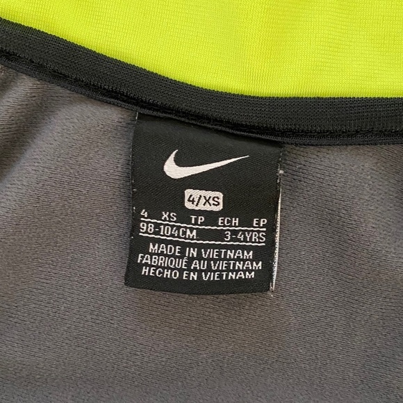 Nike Boys Black and Grey Zip-up Track Jacket - Picture 3 of 5